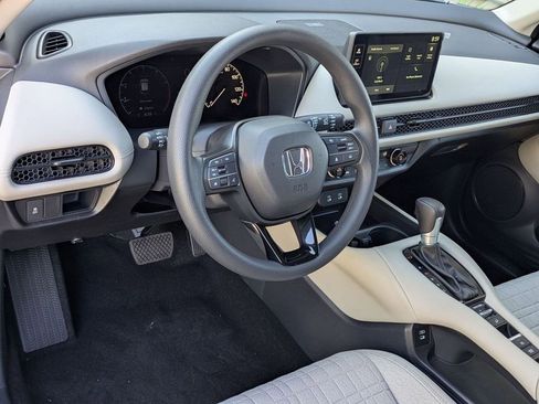 Certified 2026 Honda HR-V LX image 5