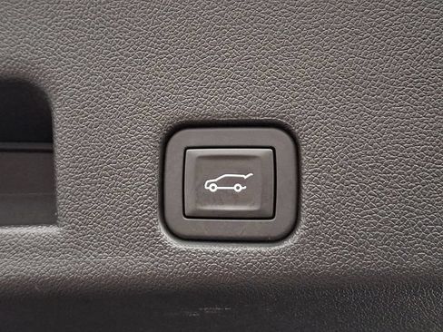 Used 2025 GMC Acadia Elevation AWD/4WD image 31