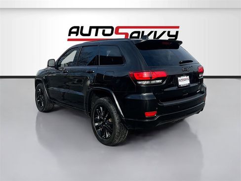 Used 2022 Jeep Grand Cherokee Laredo X image 5