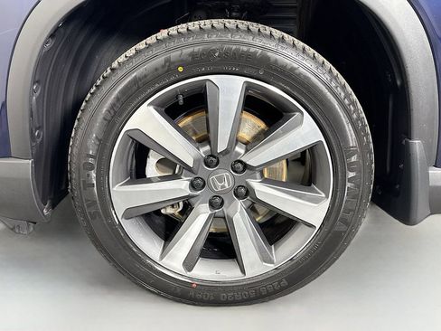 Certified 2025 Honda Pilot Elite image 32