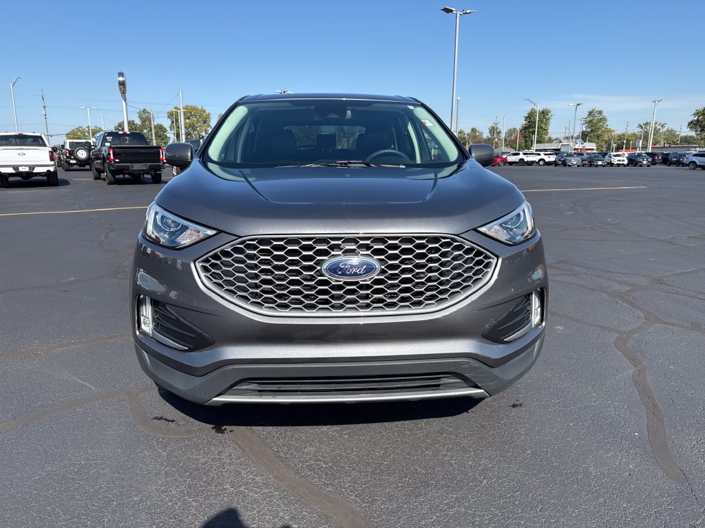 Used 2023 Ford Edge SEL w/ Convenience Package AWD/4WD image 3