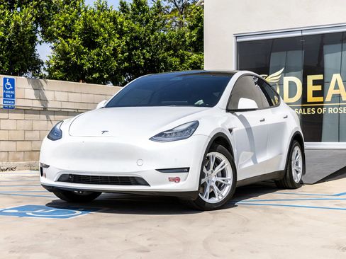 Used 2021 Tesla Model Y Long Range AWD/4WD image 6