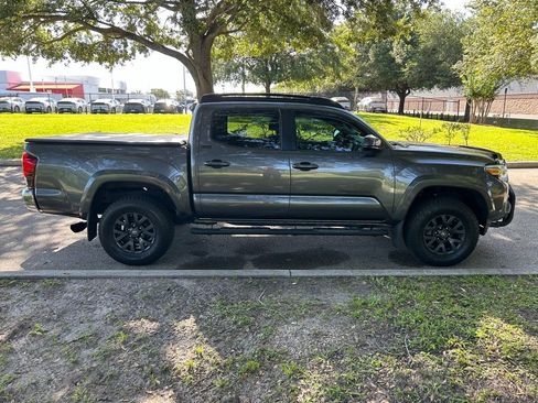 Used 2020 Toyota Tacoma SR5 RWD image 7