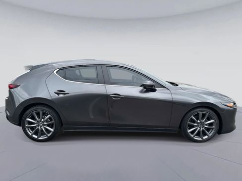 Used 2019 MAZDA MAZDA3 Hatchback image 2