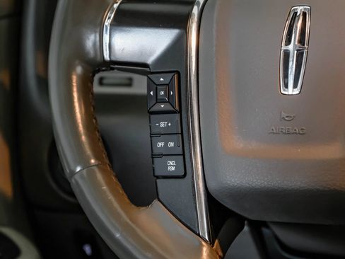 Used 2015 Lincoln Navigator 2WD image 15