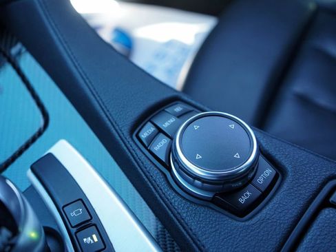 Used 2016 BMW M6 image 19