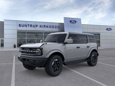 New 2026 Ford Bronco Outer Banks image 1