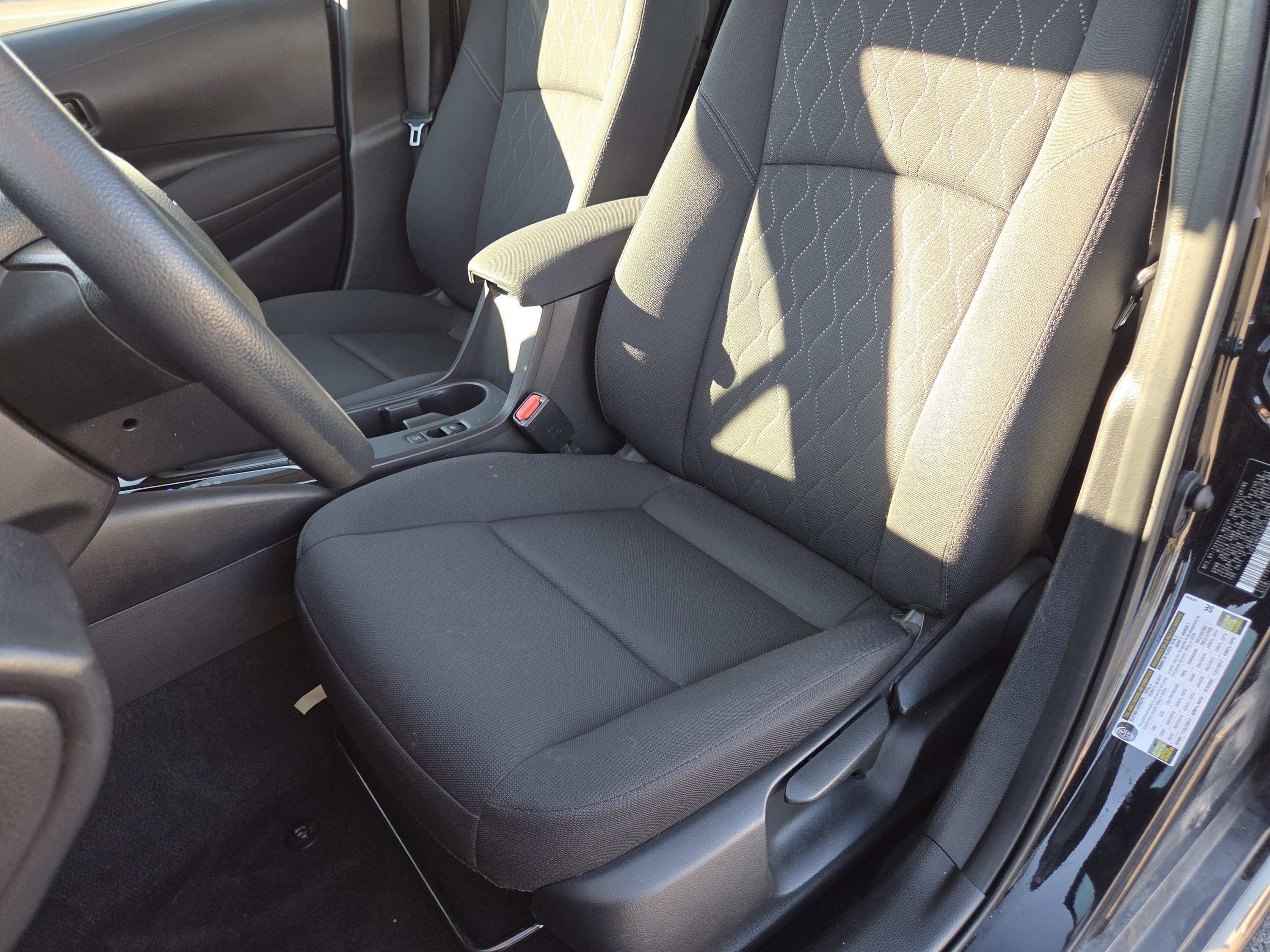 Used 2025 Toyota Corolla LE FWD image 6