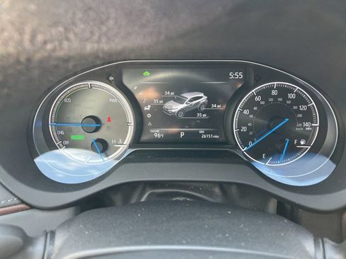 Used 2022 Toyota Venza XLE AWD/4WD image 12