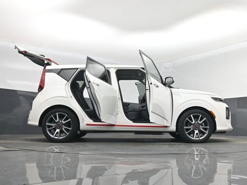 Used 2022 Kia Soul Turbo image 7