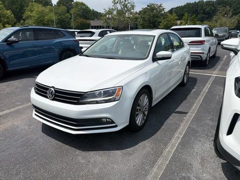 Used 2016 Volkswagen Jetta SEL FWD image 1