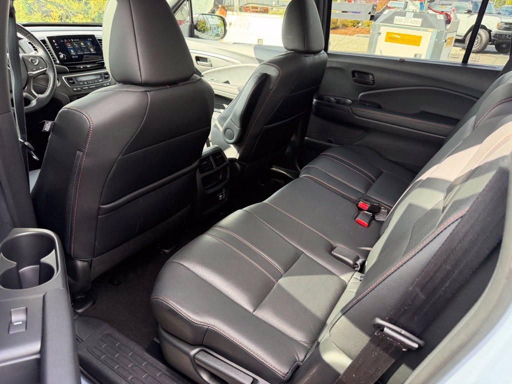 Used 2022 Honda Passport TrailSport image 16