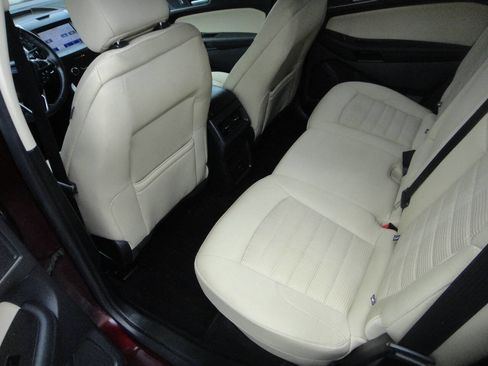 Used 2020 Ford Edge SEL image 12