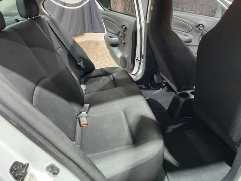 Used 2016 Nissan Versa S FWD image 11