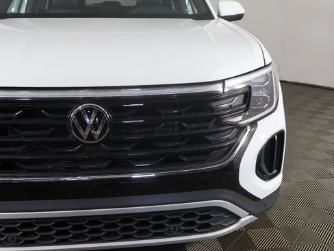 Used 2025 Volkswagen Atlas Cross Sport SE FWD image 13