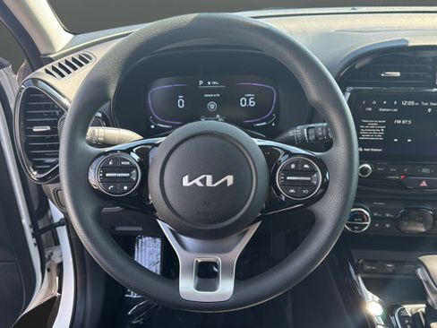 Certified 2025 Kia Soul S FWD image 17