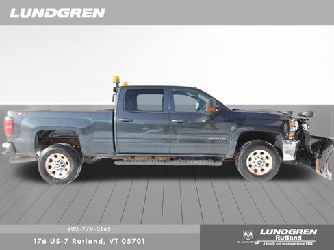 Used 2018 Chevrolet Silverado 2500 W/T w/ WT Convenience Package AWD/4WD image 2