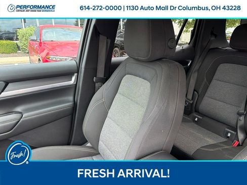 Used 2025 GMC Terrain Elevation AWD/4WD image 16