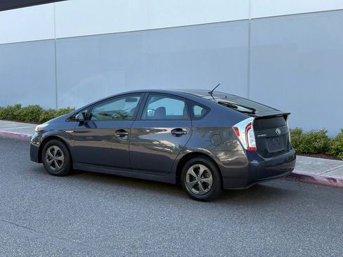 Used 2014 Toyota Prius Two FWD image 4