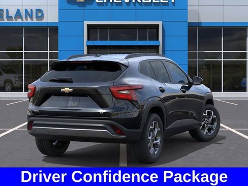 New 2026 Chevrolet Trax LT w/ Driver Confidence Package FWD image 5