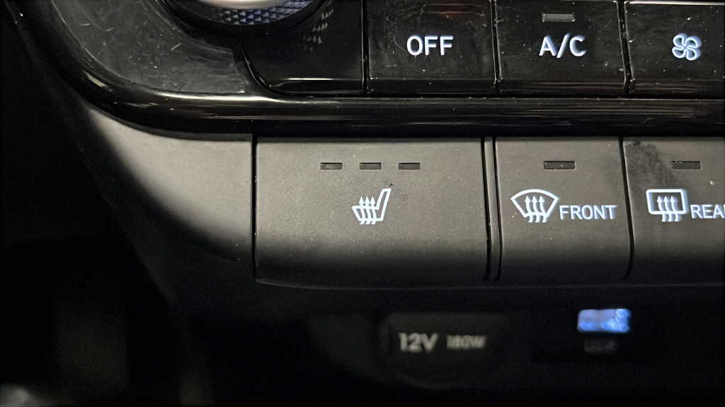 Used 2025 Hyundai Elantra SEL FWD image 29