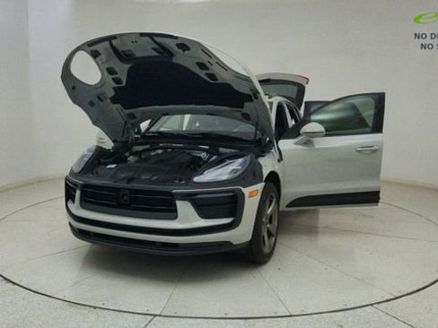 Used 2024 Porsche Macan AWD/4WD image 71
