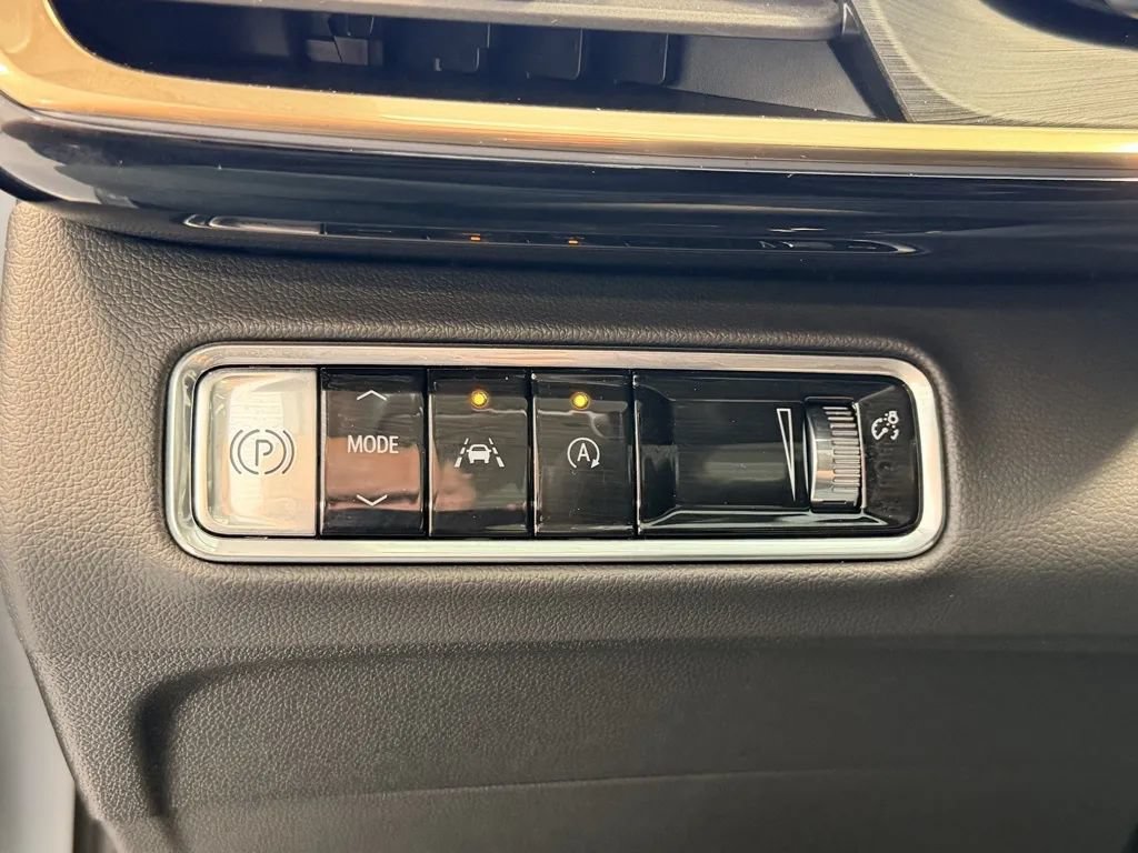 Used 2025 Buick Envision Avenir AWD/4WD image 37
