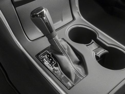 Used 2017 Toyota Camry SE w/ Moonroof Package image 14