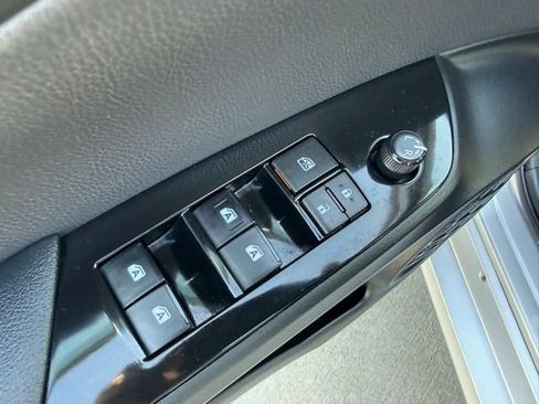 Used 2017 Toyota Prius Three Touring FWD image 12
