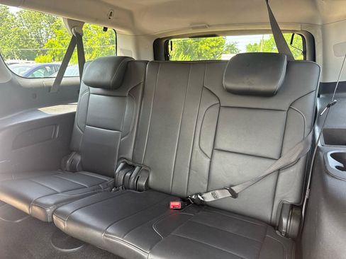 Used 2018 Chevrolet Suburban LT RWD image 35