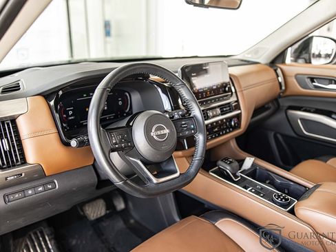 Used 2024 Nissan Pathfinder Platinum AWD/4WD image 20
