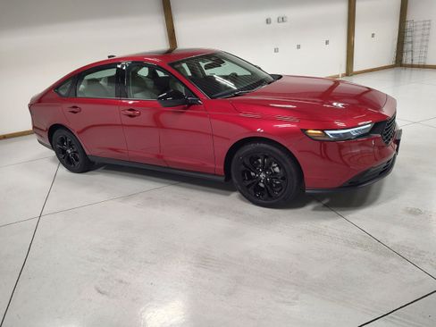 New 2025 Honda Accord SE image 2