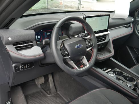 Certified 2025 Ford Explorer ST AWD/4WD image 4