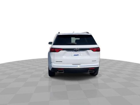 Used 2023 Chevrolet Traverse Premier FWD image 7