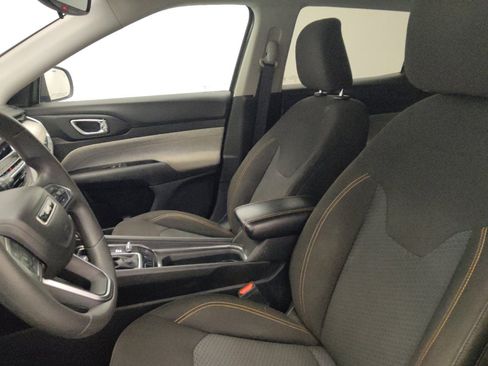 Used 2022 Jeep Compass Sport AWD/4WD image 17