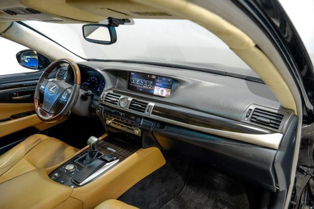 Used 2015 Lexus LS 460 w/ Comfort Package RWD image 20