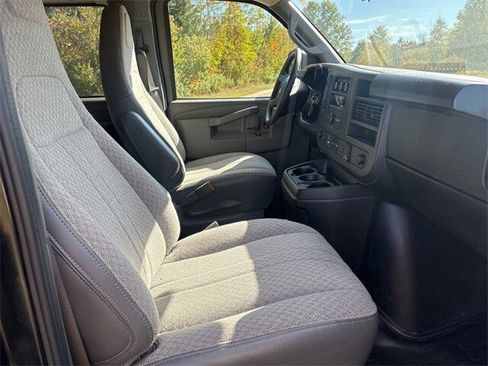 Used 2024 Chevrolet Express 3500 LT w/ LT Preferred Equipment Group image 27