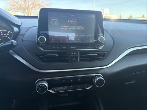 Used 2020 Nissan Altima 2.5 SR image 16