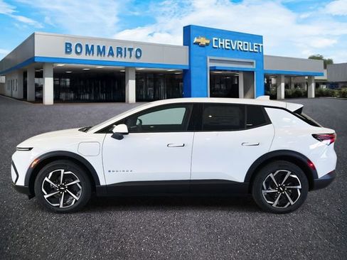New 2026 Chevrolet Equinox EV LT image 2