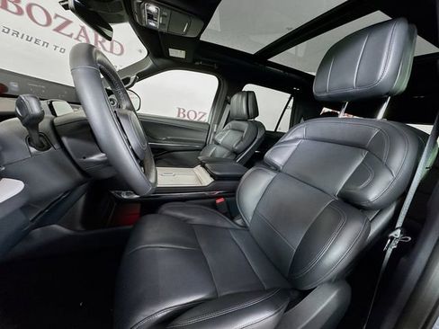 New 2025 Lincoln Navigator L Reserve w/ Jet Appearance Package image 22