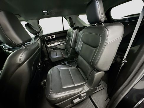 Used 2020 Ford Explorer XLT w/ Equipment Group 202A image 29