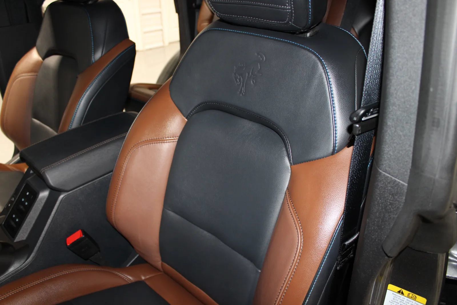 Used 2024 Ford Bronco Outer Banks AWD/4WD image 9