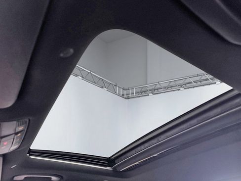 Used 2019 Mercedes-Benz C 300 4MATIC Sedan image 16