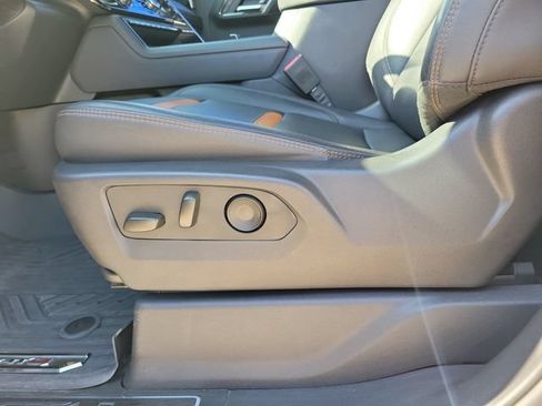 Used 2024 GMC Sierra 2500 AT4 w/ AT4 Preferred Package AWD/4WD image 16