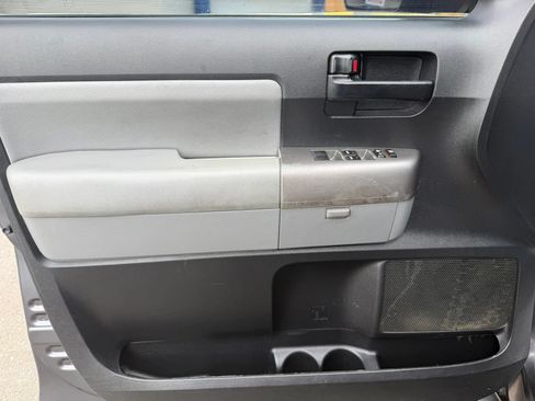Used 2013 Toyota Sequoia SR5 RWD image 9