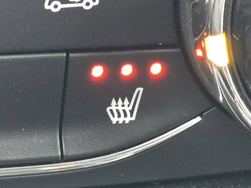 Used 2025 Chevrolet TrailBlazer ACTIV w/ Driver Confidence Package image 6