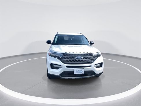 Used 2023 Ford Explorer XLT w/ Equipment Group 202A image 3