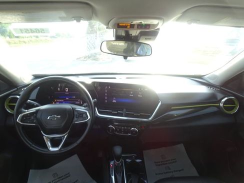 Used 2025 Chevrolet Trax ACTIV w/ Driver Confidence Package FWD image 11