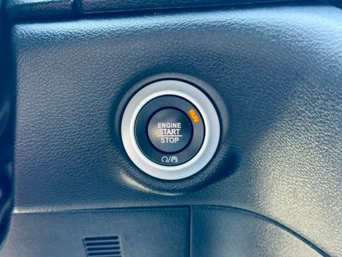 Used 2019 Chrysler Pacifica Touring-L Plus w/ Advanced Safetytec Group FWD image 25