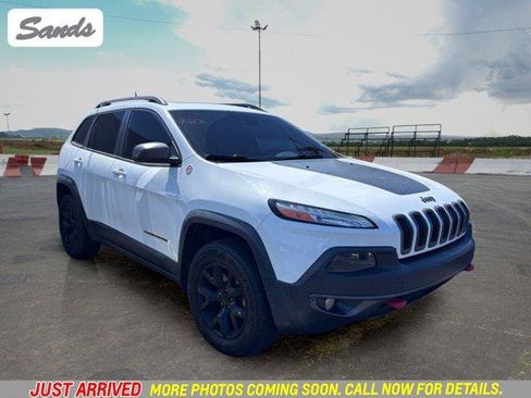 Used 2016 Jeep Cherokee Trailhawk w/ Comfort/Convenience Group AWD/4WD image 1